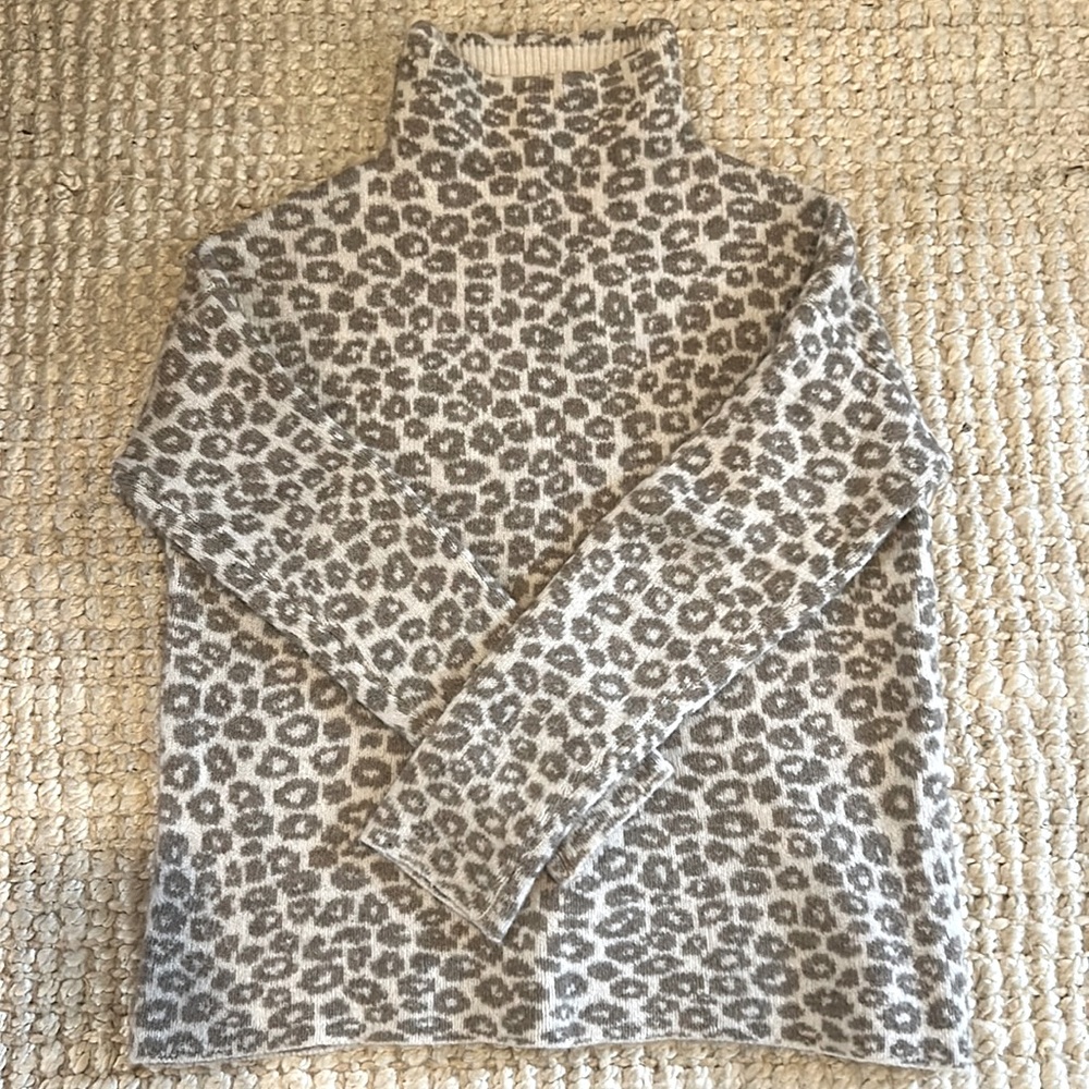 Christian Sirano Sweater, Size Small